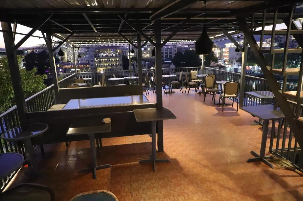 Hotel Jheel Kinara Lake View Hotel Udaipur
