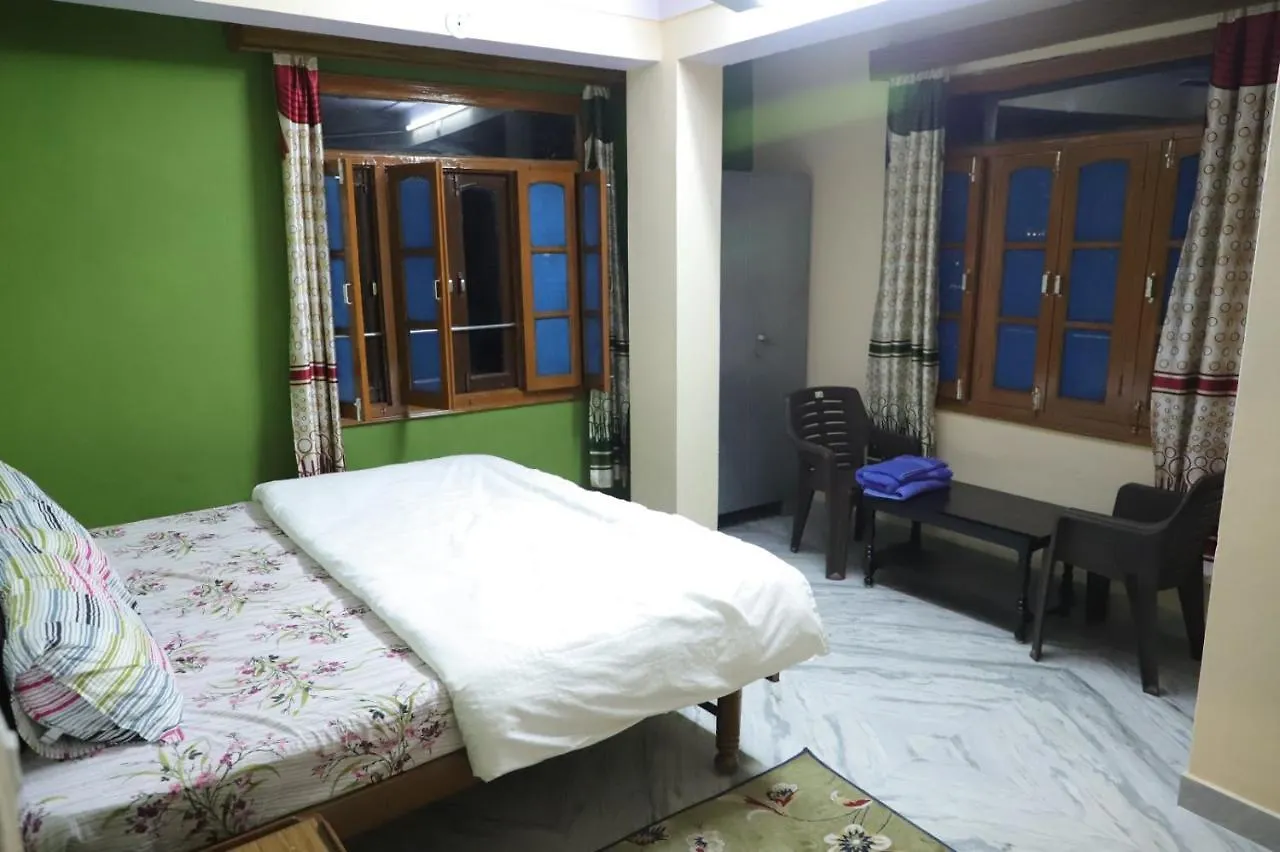 Hotel Jheel Kinara Lake View Hotel Udaipur