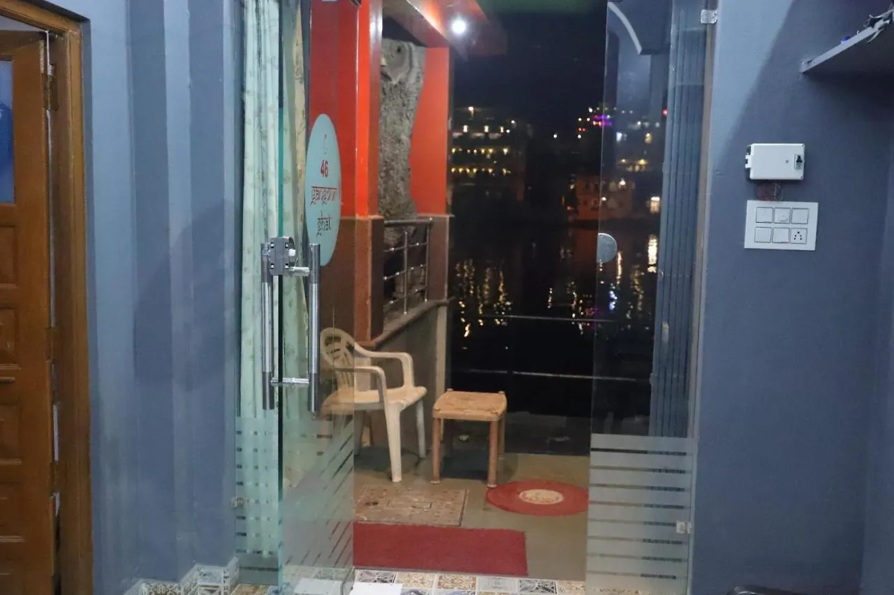 **  Hotel Jheel Kinara Lake View Hotel Udaipur India