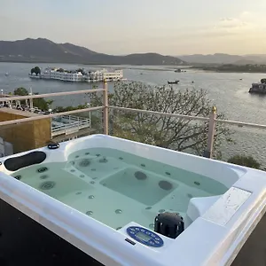 Sheeshmahal By Oladar Hotel